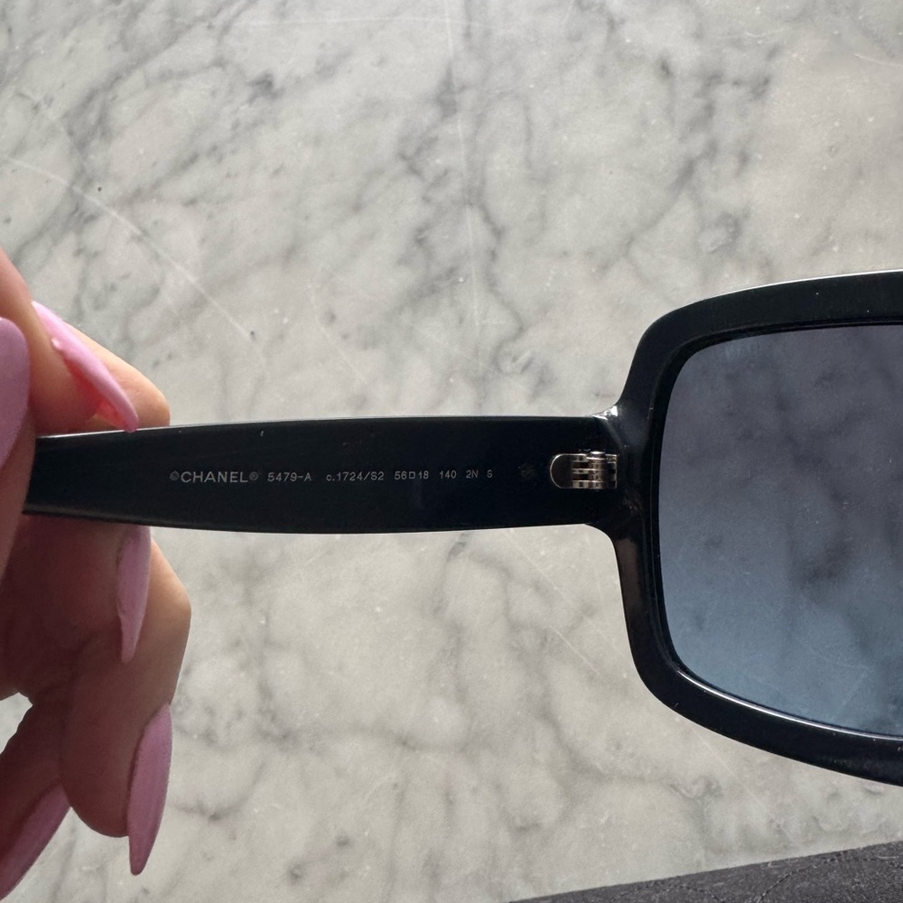 ✨RARE - NEW - Chanel 5479-A Navy Sunglasses with Heart Logo - 100% Authentic✨ - Picture 7 of 9